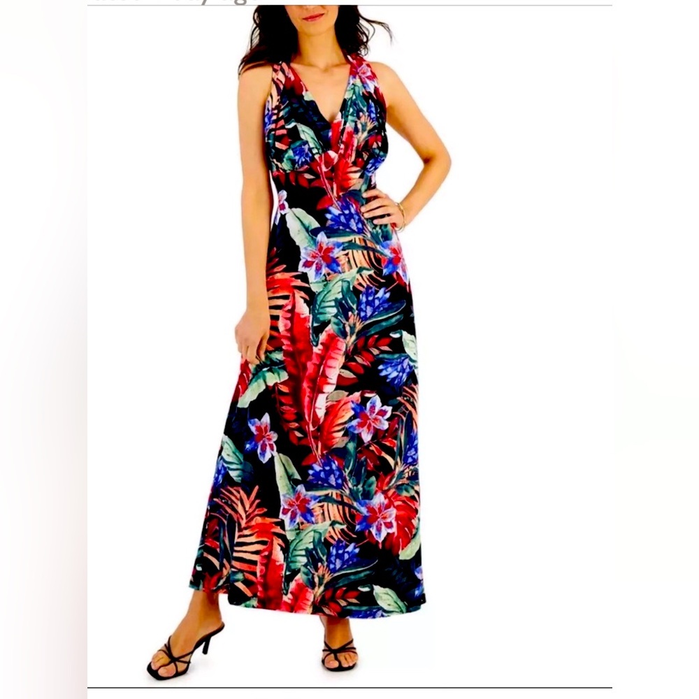 CONNECTED APPAREL MAXI DRESS NWT
DEEP TROPICAL COLORED THEME/ V-NECK
SUPER SEXY